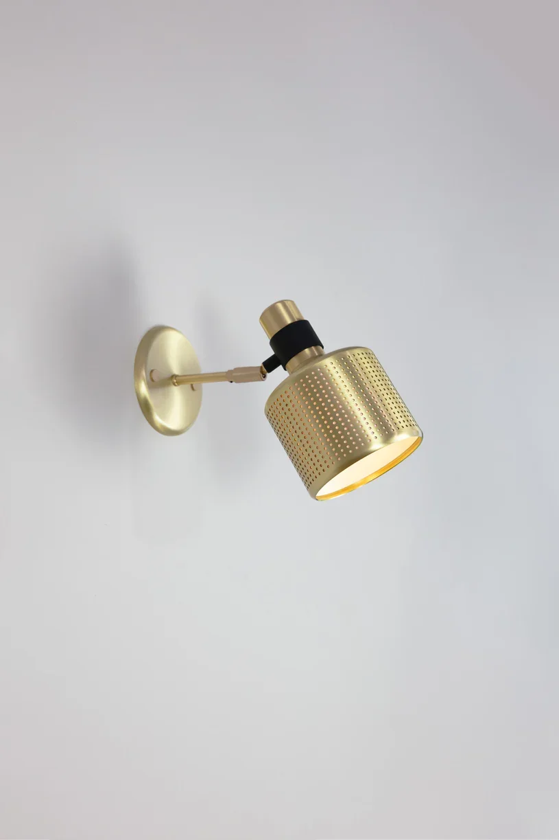 RIDDLE WALL LIGHT SINGLE